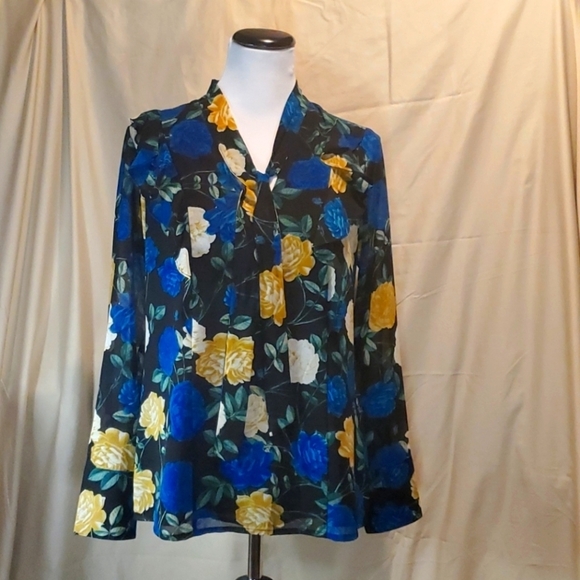 Karl Lagerfeld Tops - Karl Lagerfeld Floral Tie Up Long Sleeve 👚 SZ SM